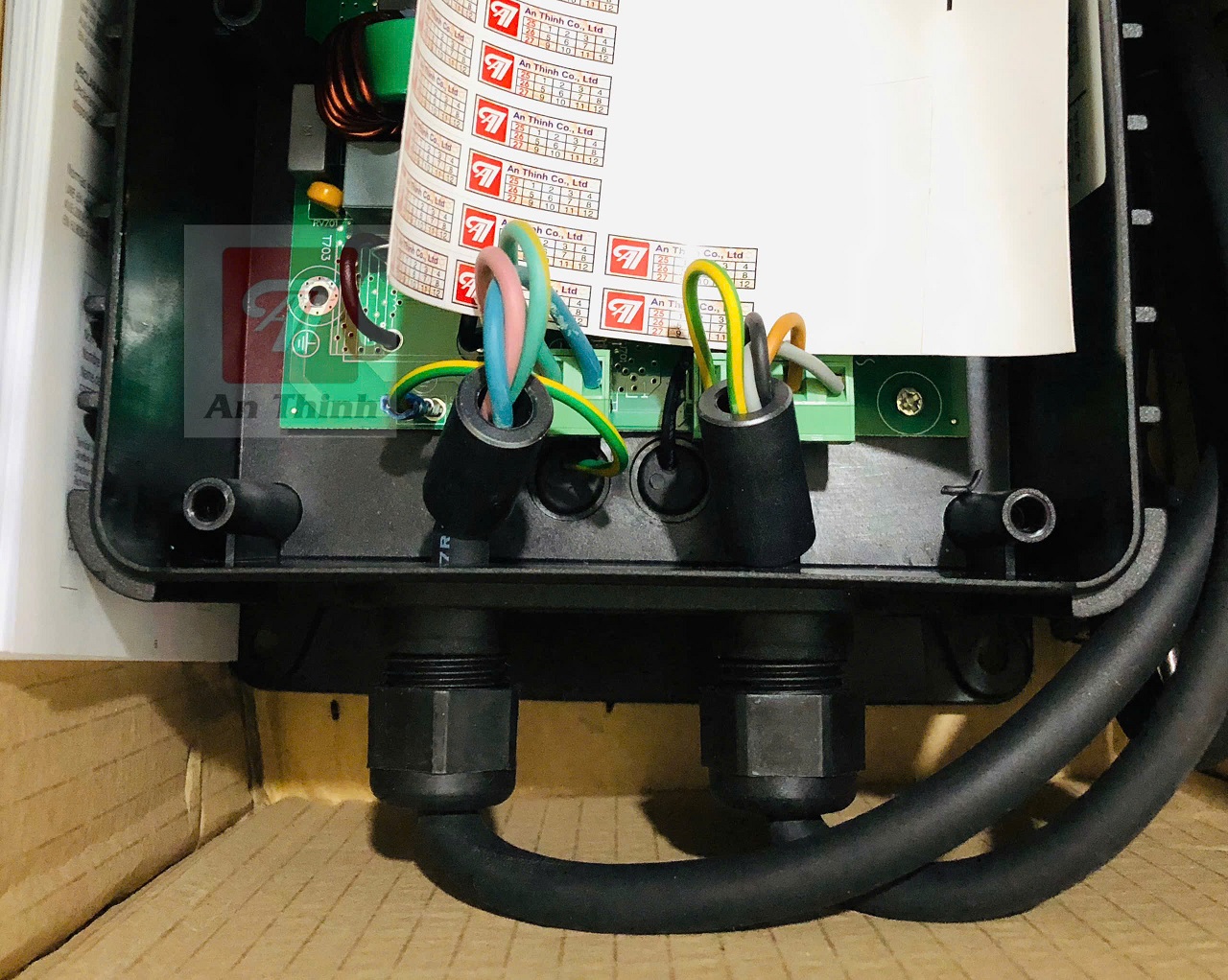 Tiêu chuẩn EMC chống nhiễu tích hợp ở biến tần tăng áp Speedbox - Spain